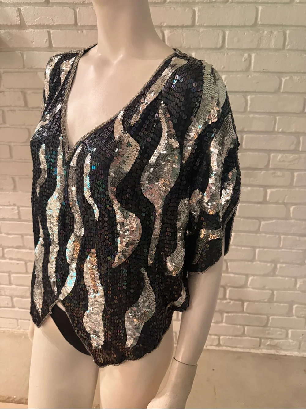 St. Honore NWT Vintage 100% Silk Black & Silver Zebra Sequin Top OS